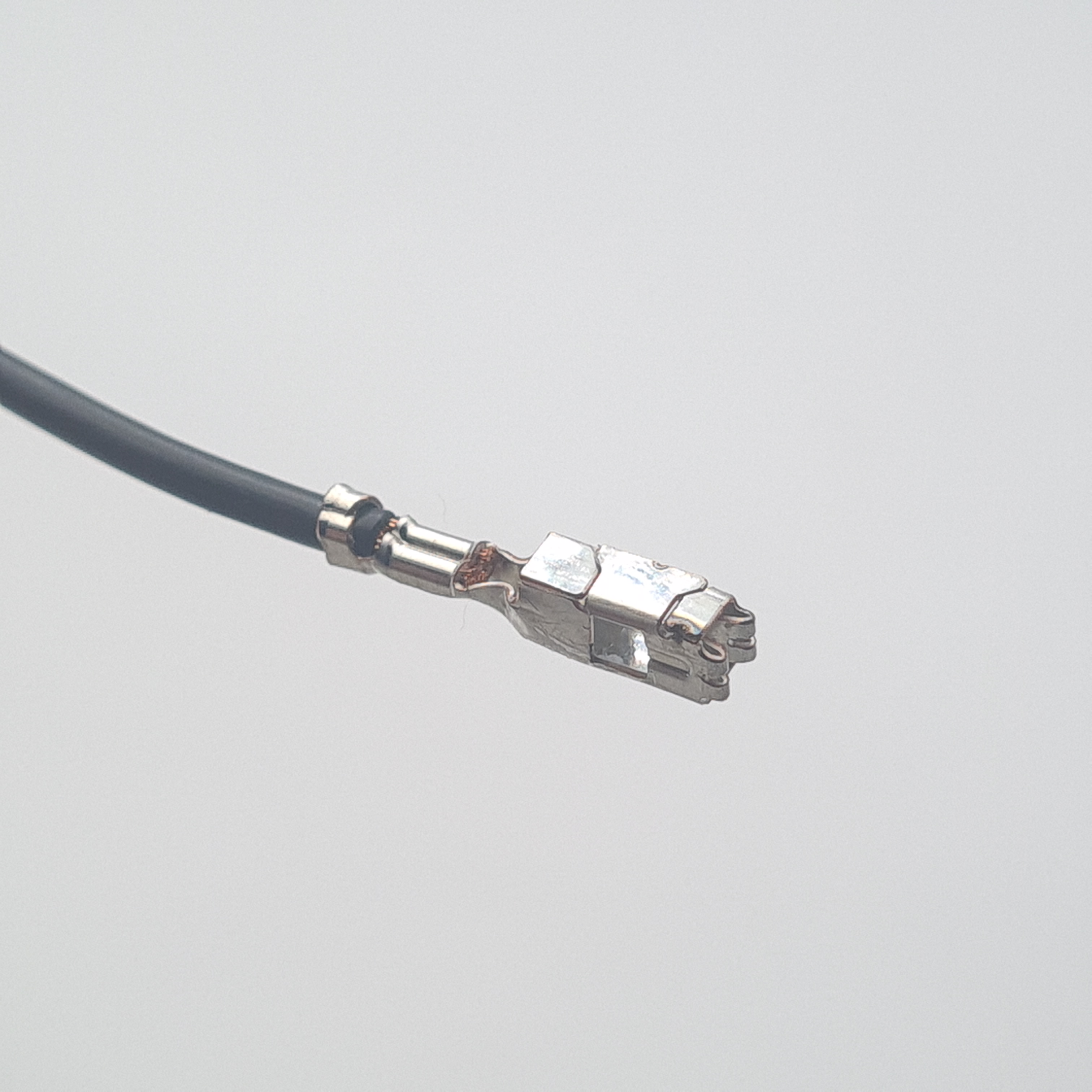 Lear CLF28 female terminal