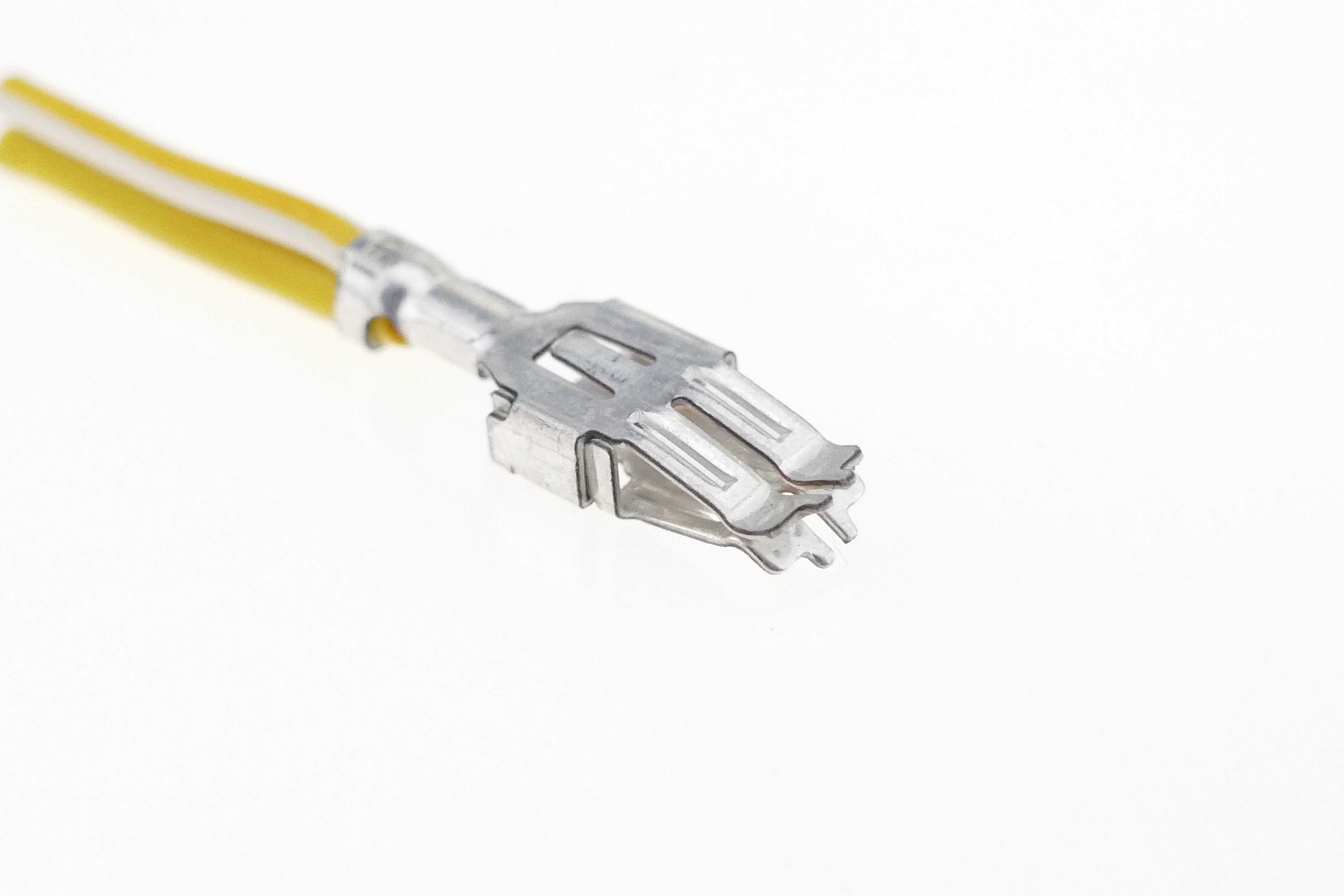 Aptiv VF 630 female terminal