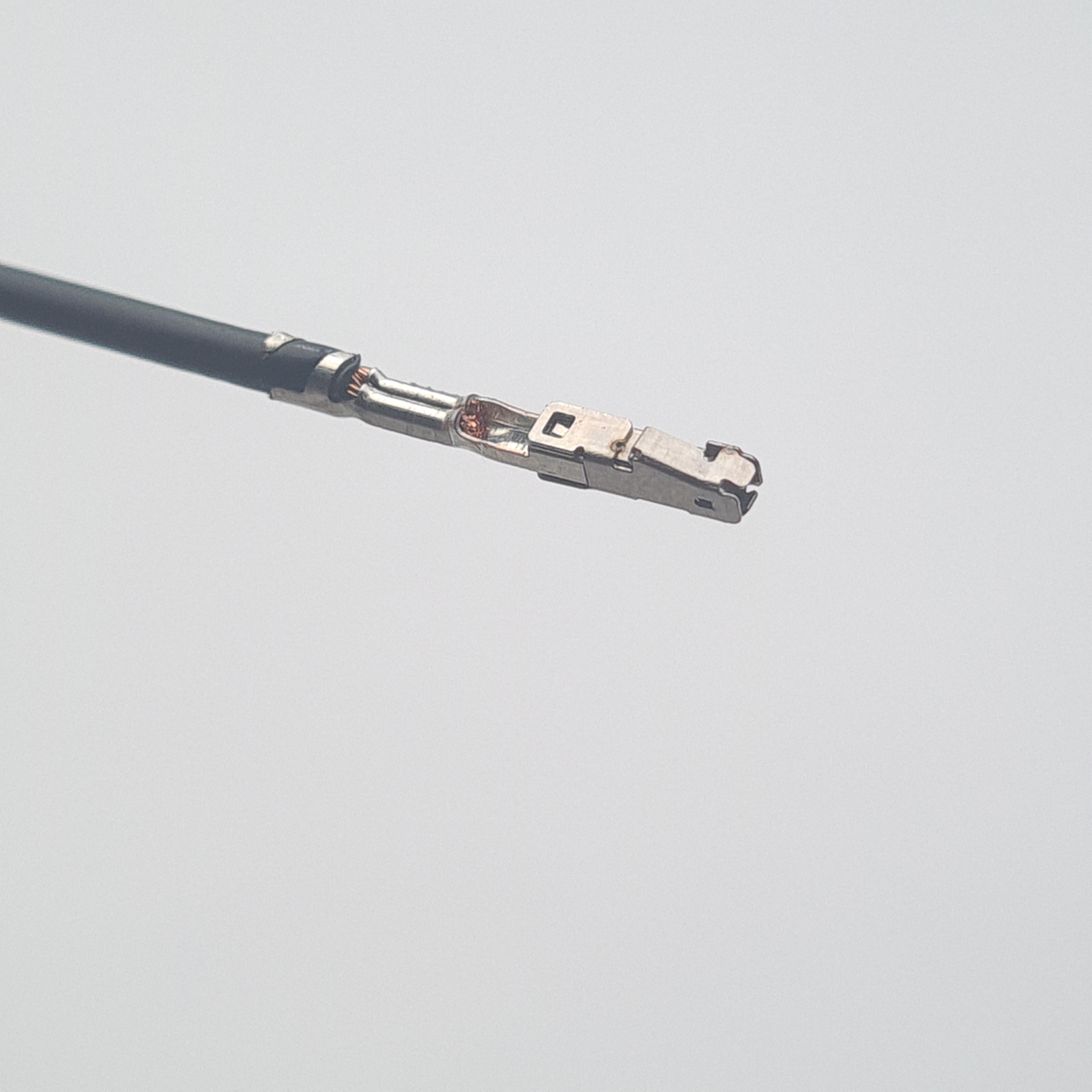 Lear CLF12 female terminal